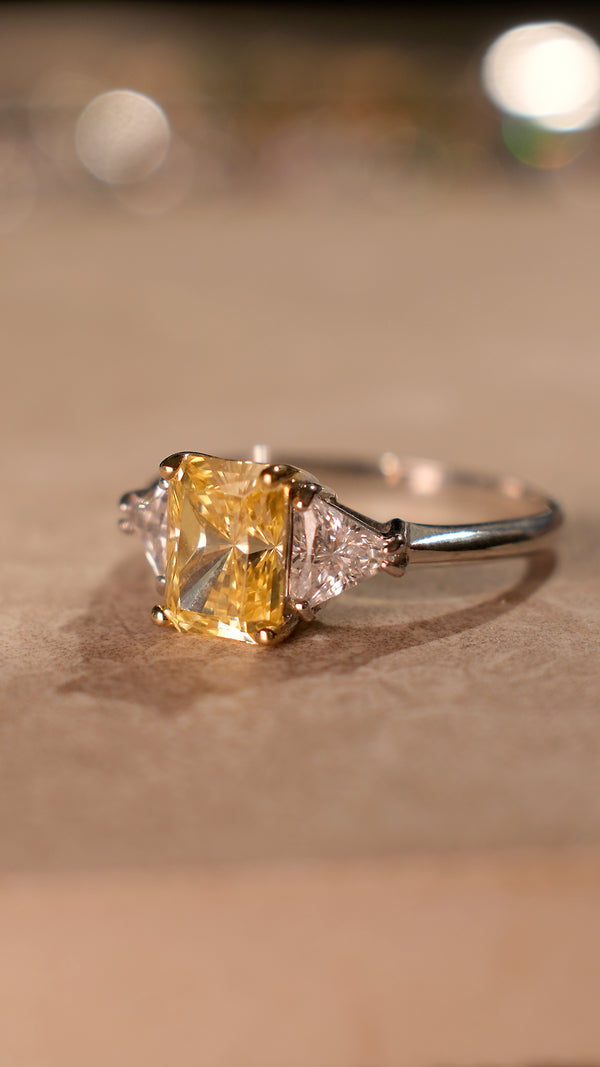 Farrah Ring Light Yellow Sterling Silver