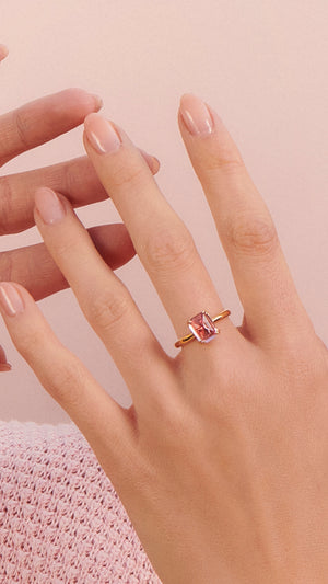 Lab-grown paparadscha pink stone ring for women from the sugardrop collection