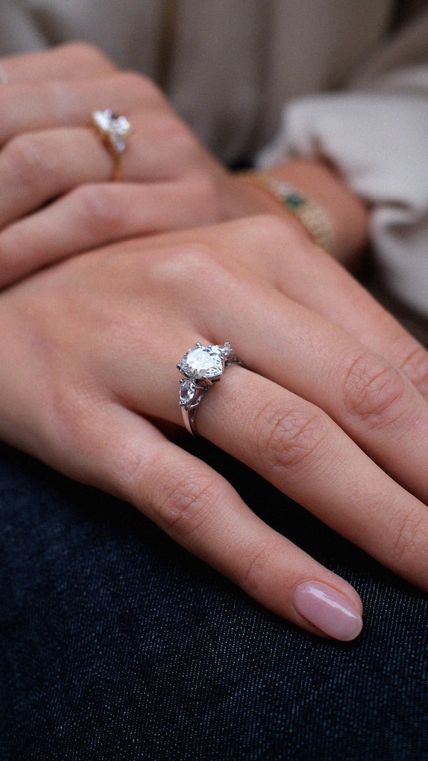 Henrietta Ring 9K White Gold