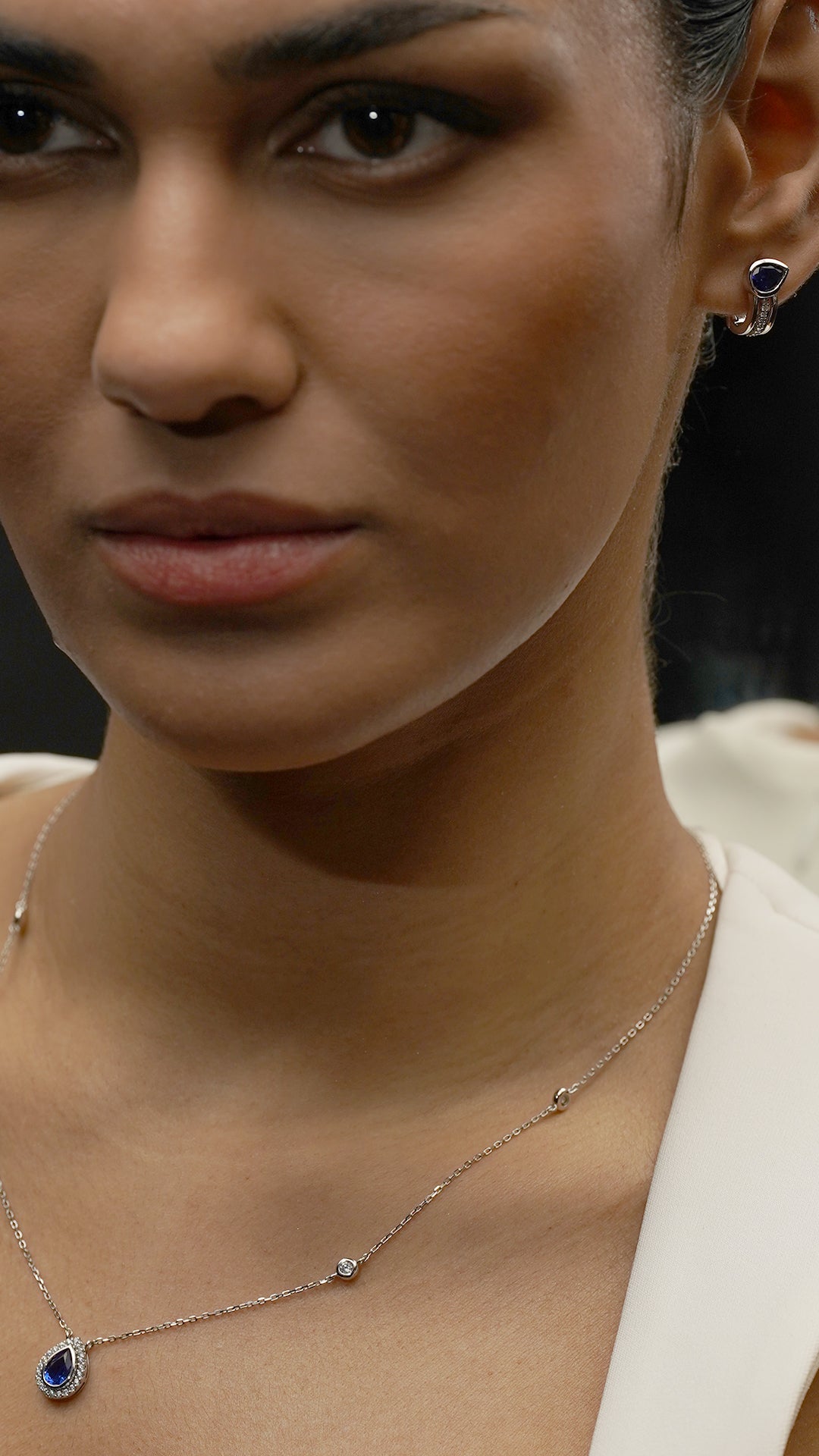 Jaia Earrings Sapphire White Gold Plated