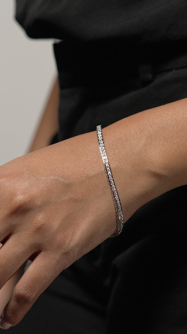 Sophisticated tennis bracelet for women. Secure clasp, quality stones—essential UK tennis jewellery piece