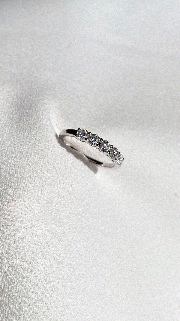 Wendy Diamond Ring 18K White Gold