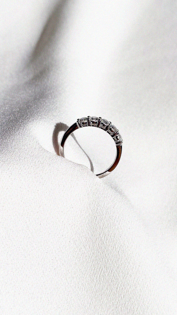 Wendy Diamond Ring 18K White Gold