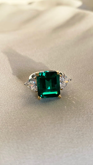 Adila Emerald Green Ring Sterling Silver
