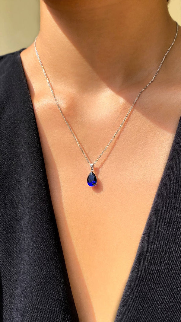 Cecile Sapphire Pendant 9K White Gold