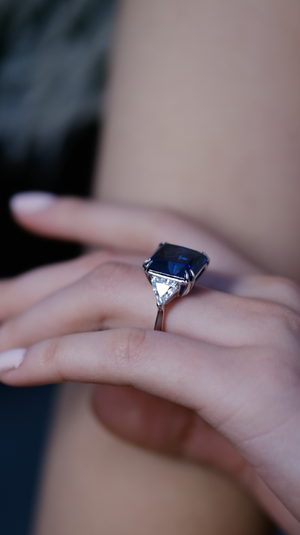 Jessica Sapphire Ring 9K White Gold