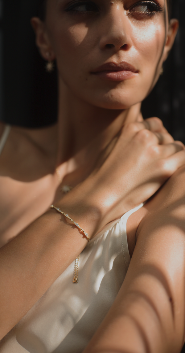 Elegant star charm bracelet with easy adjustable slider