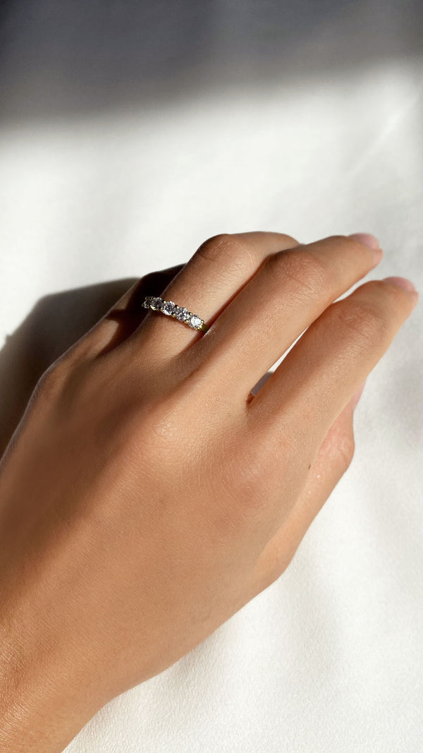 Wendy Diamond Ring 18K Yellow Gold