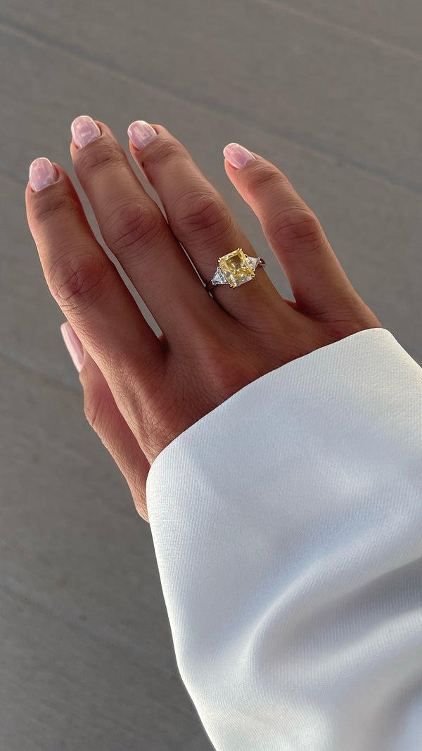 Alma Ring Light Yellow Sterling Silver