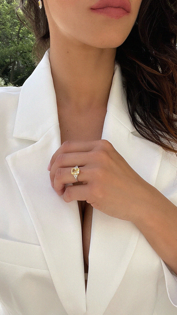 ight-yellow-cocktail-ring-lifestyle.