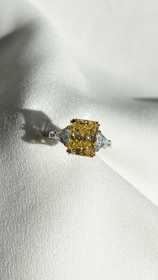 Alma Ring Light Yellow Sterling Silver