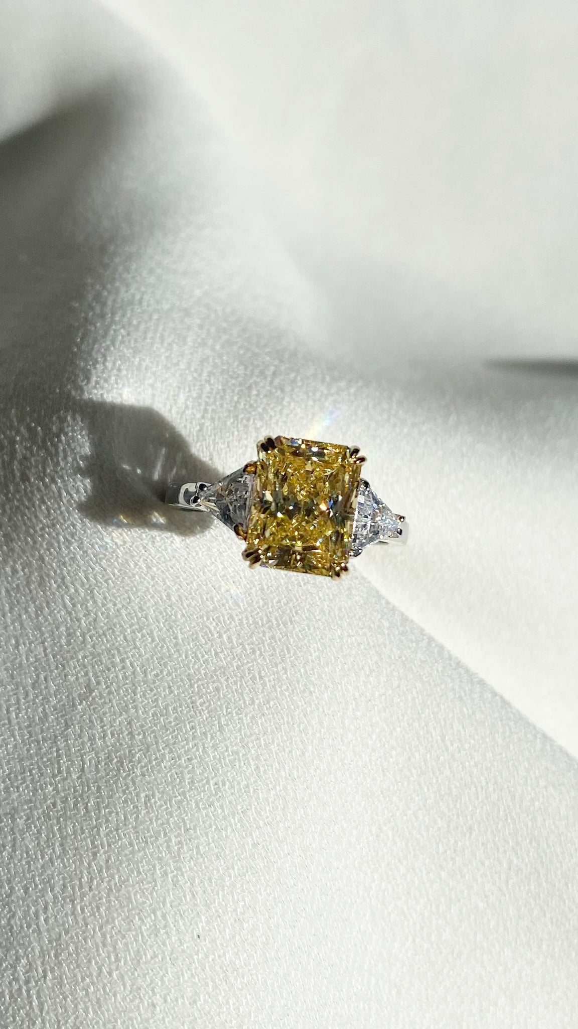Alma Ring Light Yellow Sterling Silver
