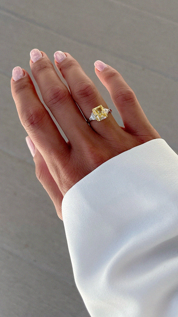 Alma Ring Light Yellow Sterling Silver