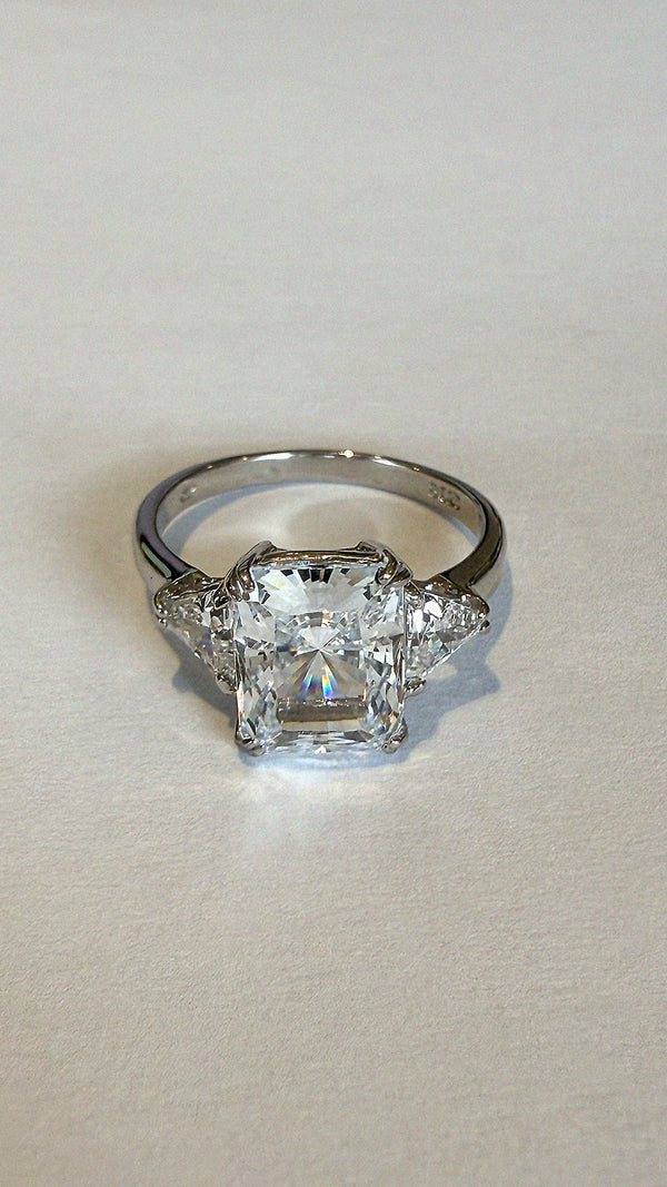 Alma Ring Sterling Silver