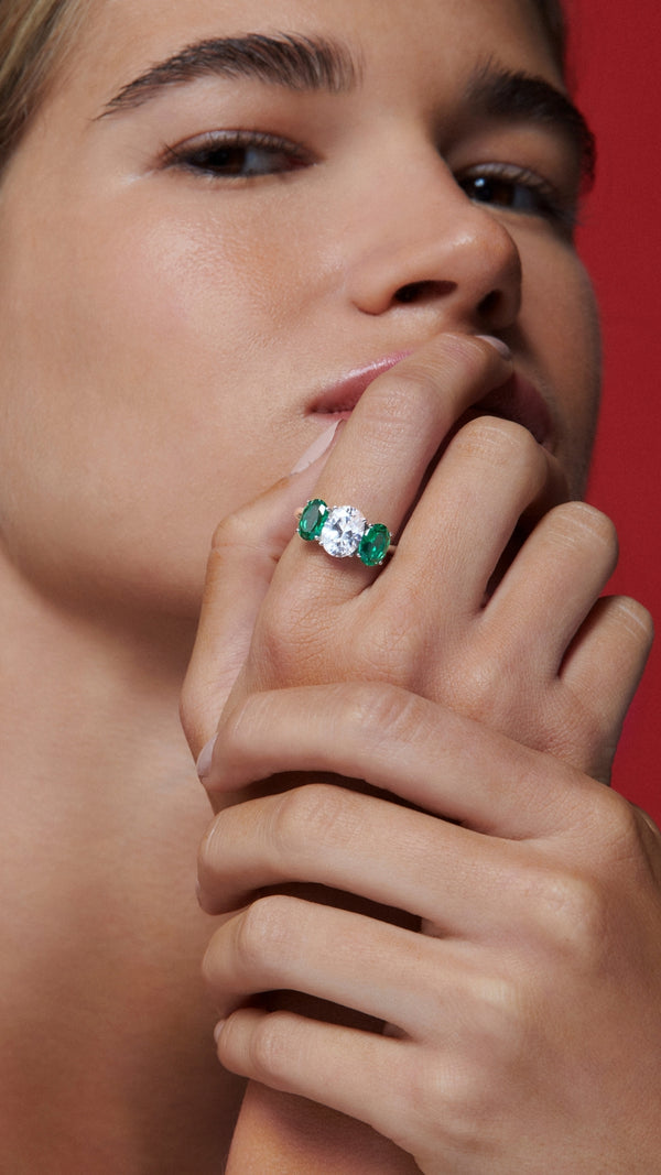 Blanche Ring Emerald 9K White Gold