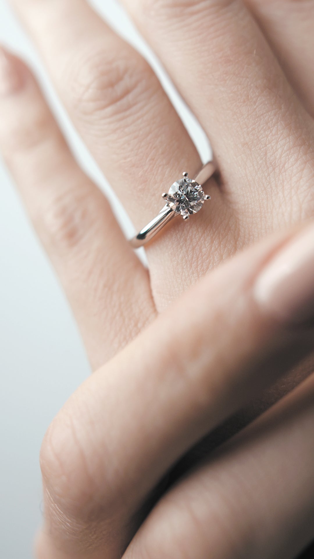 Caroline Ring 18K White Gold with 0.41 carat Round diamond Ideal cut D color SI1 clarity