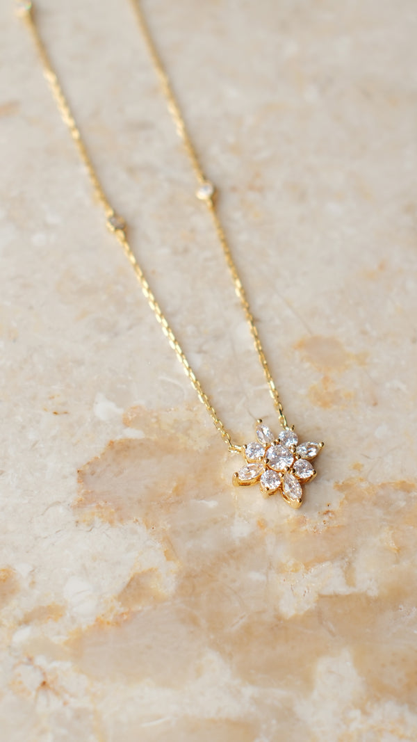 Camelia Necklace Gold Vermeil