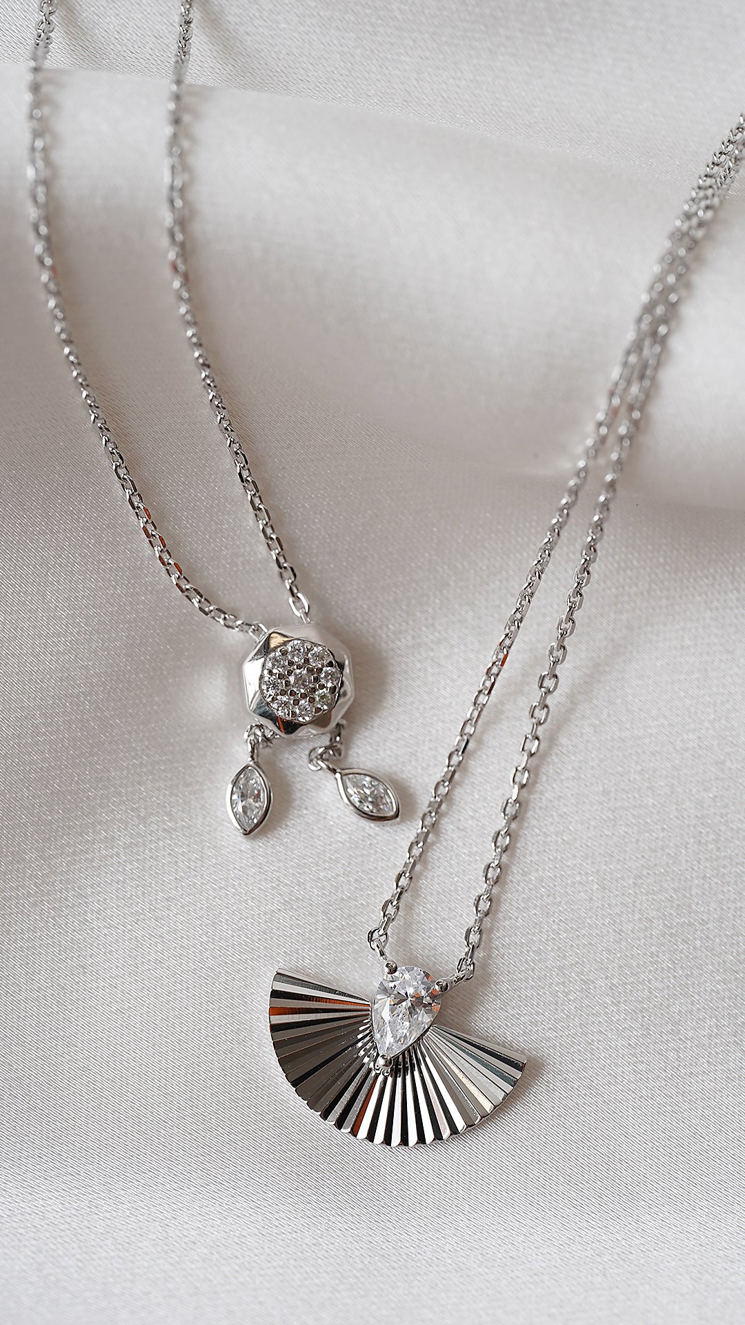Celene fan adjustable necklace in white gold plated sterling silver - CARAT* LONDON