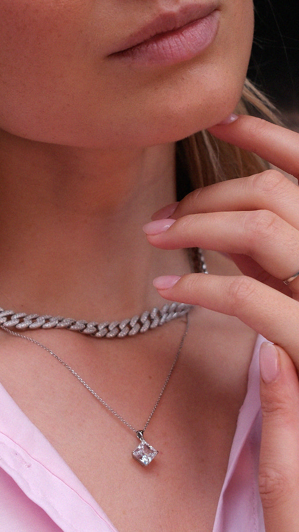 Chester Pendant 9K White Gold