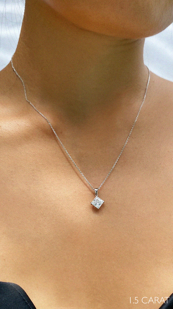 Chester Pendant 9K White Gold