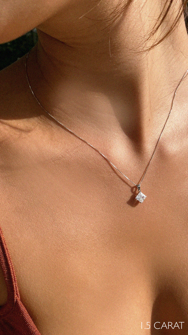 Chester Pendant 9K White Gold