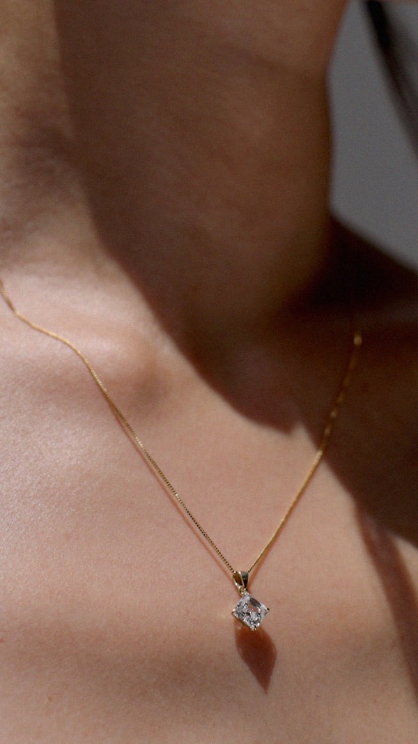 Chester Pendant 9K Yellow Gold