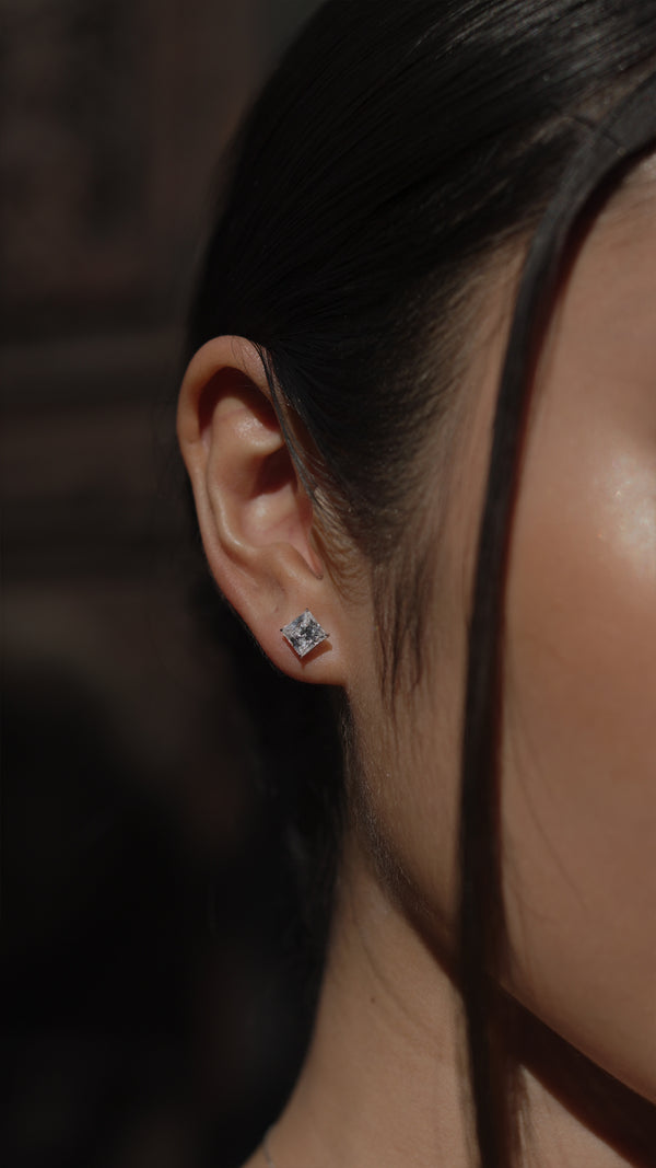 Chester Stud Earrings 9K White Gold