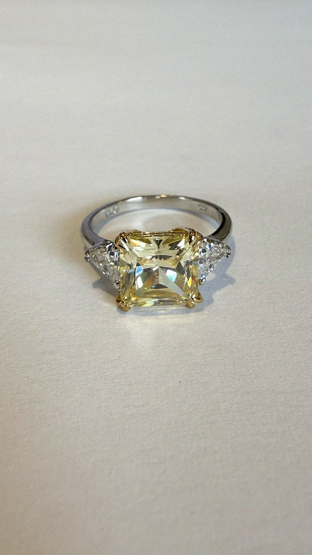 Chester Ring Light Yellow Sterling Silver