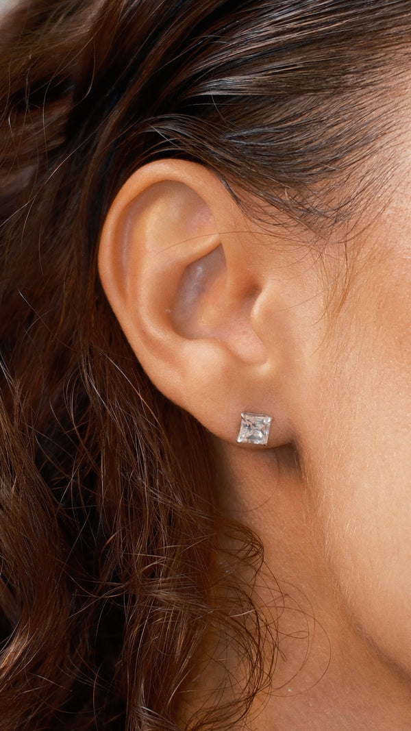 Chester Stud Earrings 9K White Gold