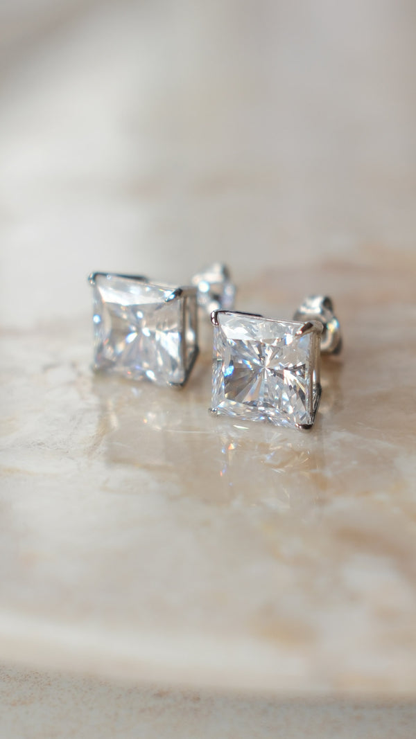Chester Stud Earrings 9K White Gold