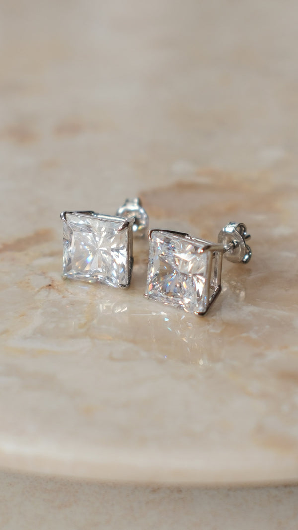 Chester Stud Earrings 9K White Gold