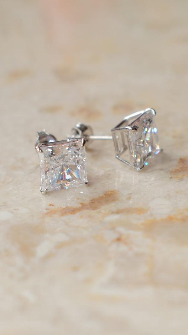 Chester Stud Earrings 9K White Gold