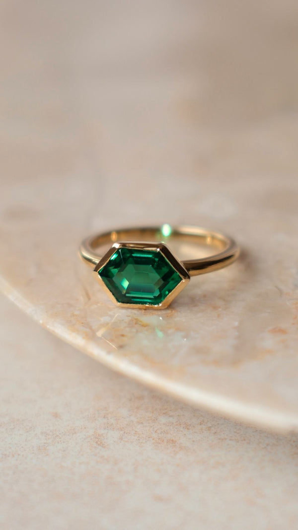 Gold vermeil ring with a hexagonal lab-grown emerald gemstone