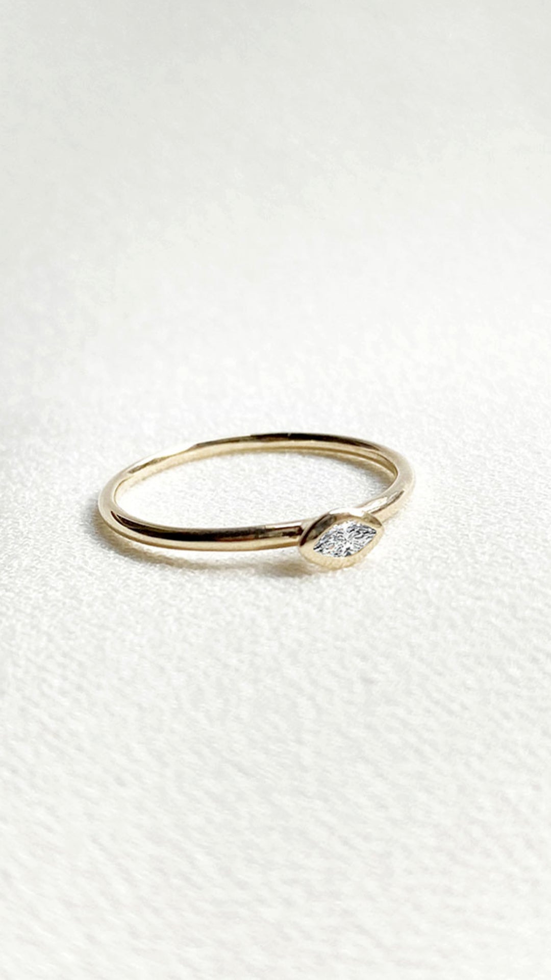 Dixie Diamond Ring 9K Yellow Gold