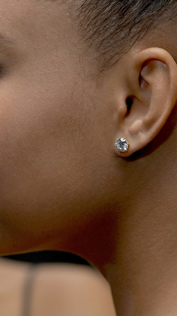 18k-yellow-gold-lab-grown-diamond-stud-earrings