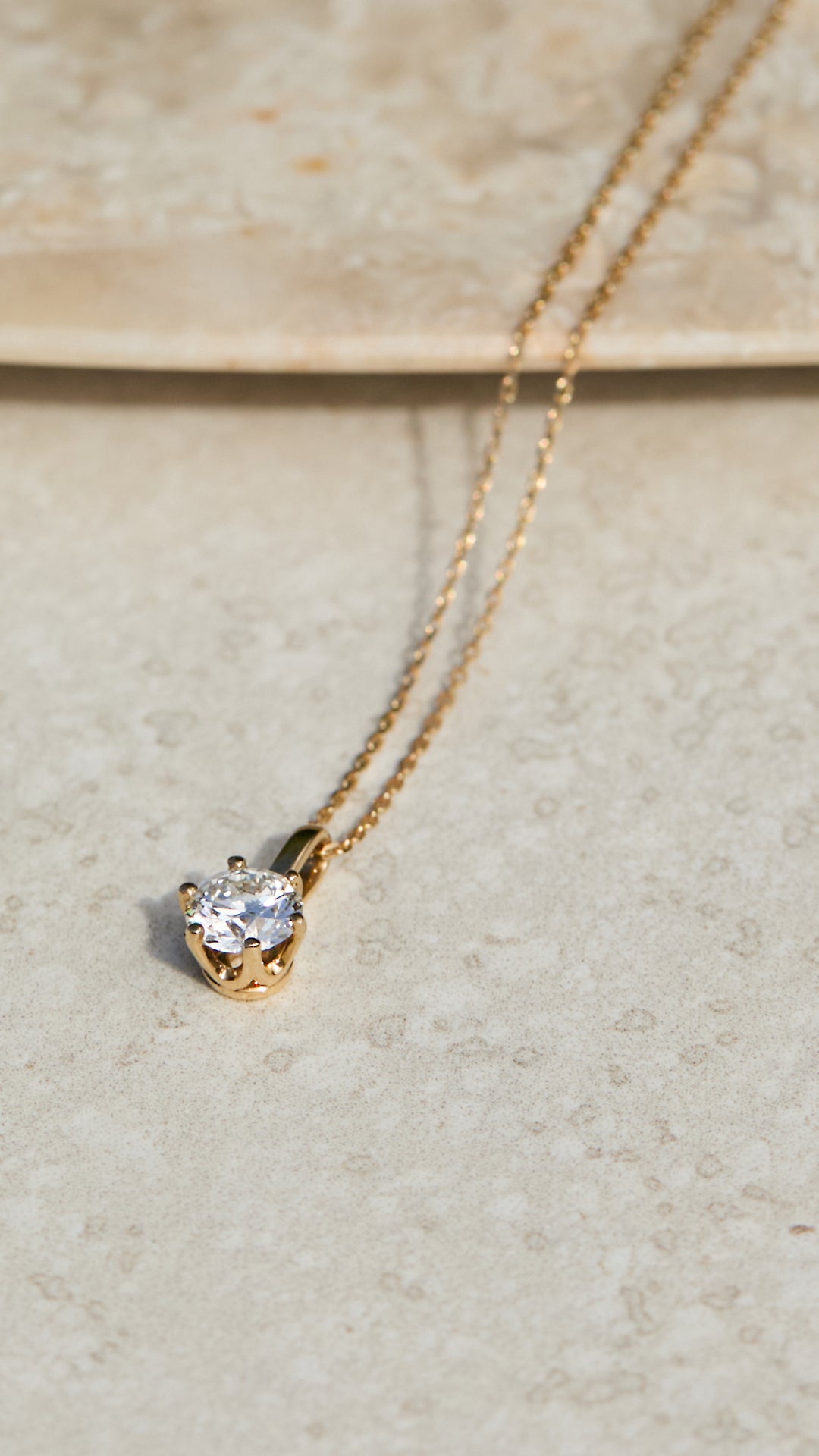 Elle Diamond Necklace 18K Yellow Gold
