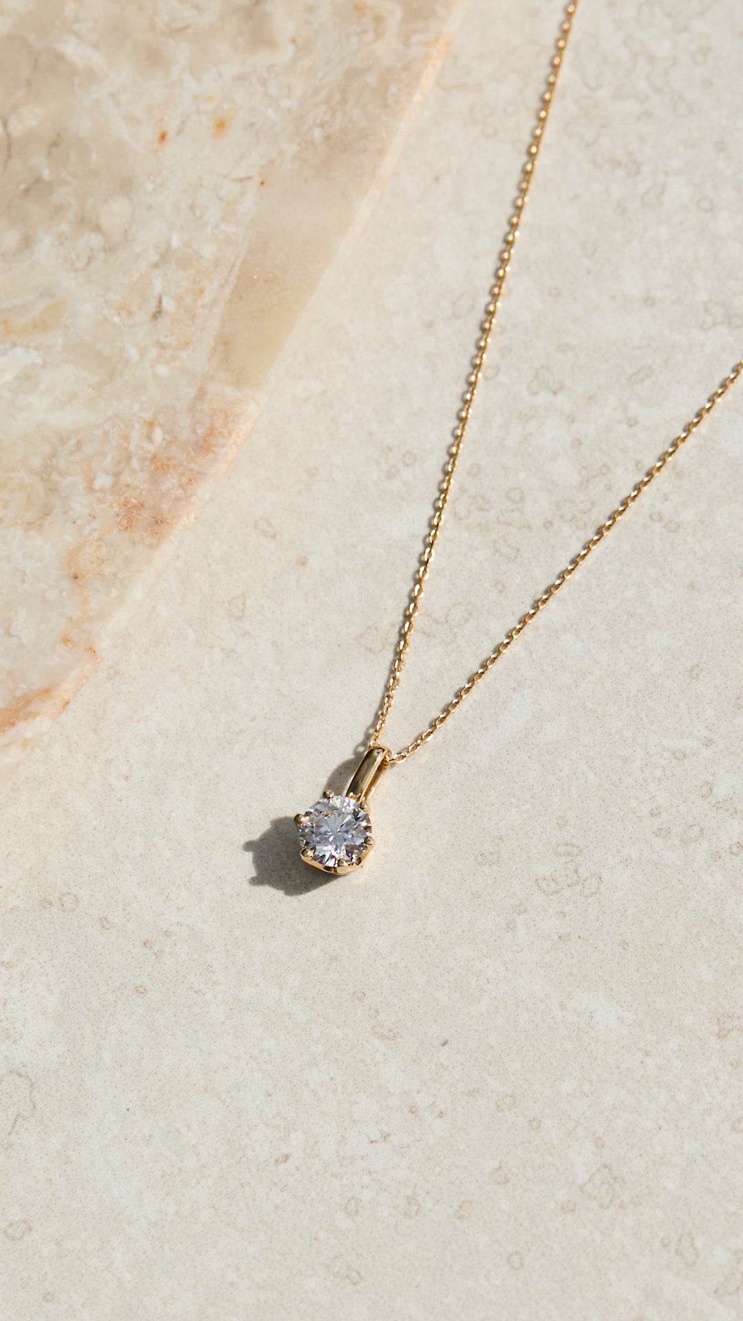 Elle Diamond Necklace 18K Yellow Gold
