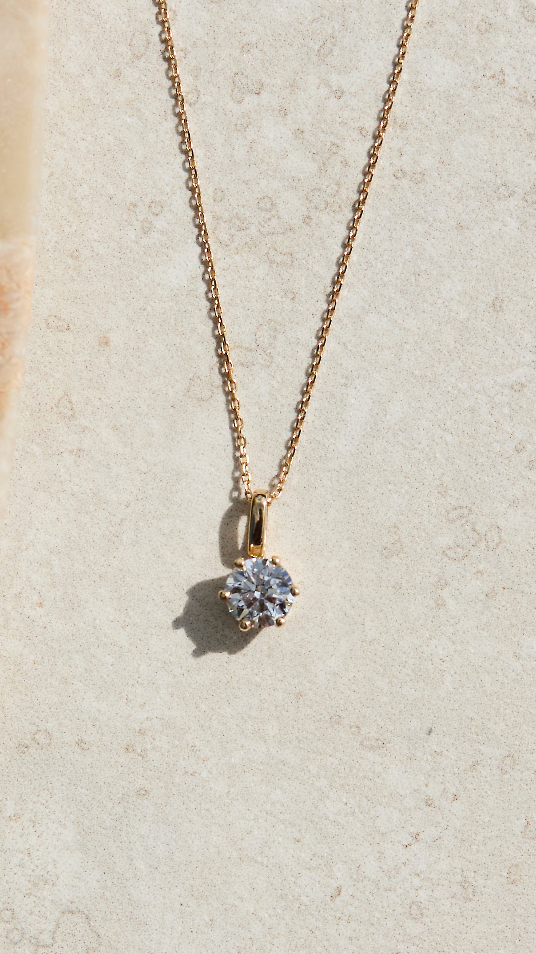 Elle Diamond Necklace 18K Yellow Gold