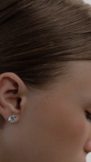 Fawn 3 Prong Martini Studs White Gold