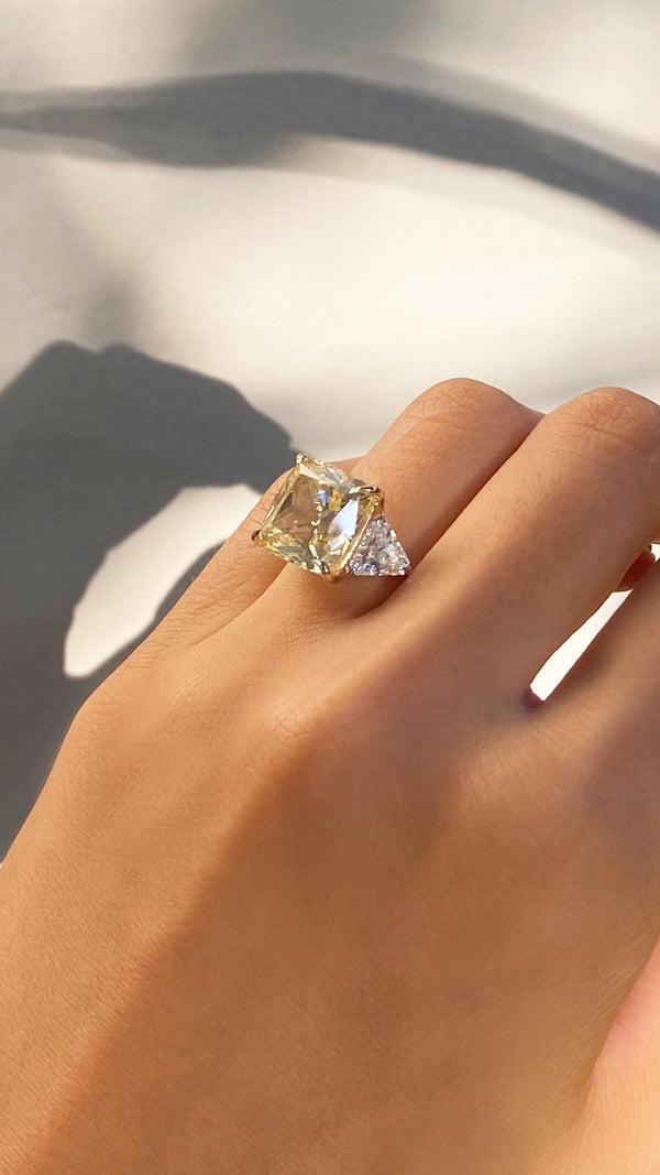 Gemma Ring Yellow 9K White Gold