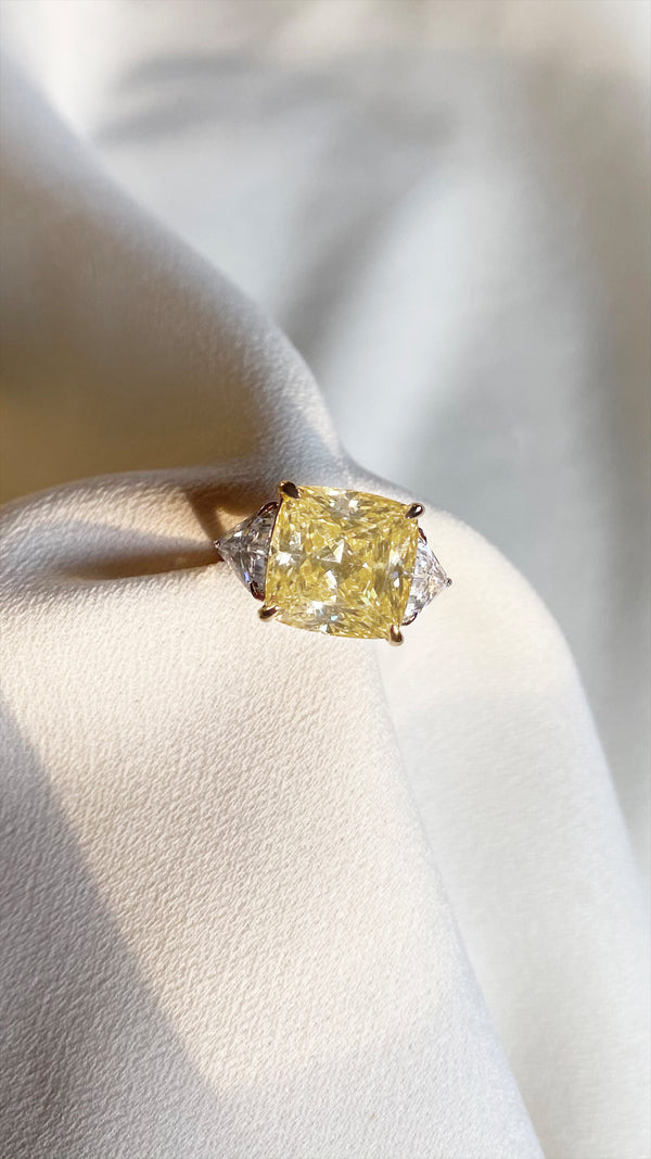 Gemma Ring Yellow 9K White Gold