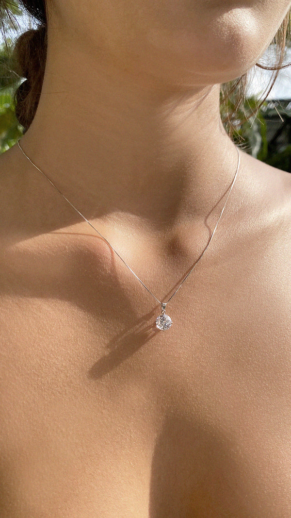 Hazel Pendant 9K White Gold