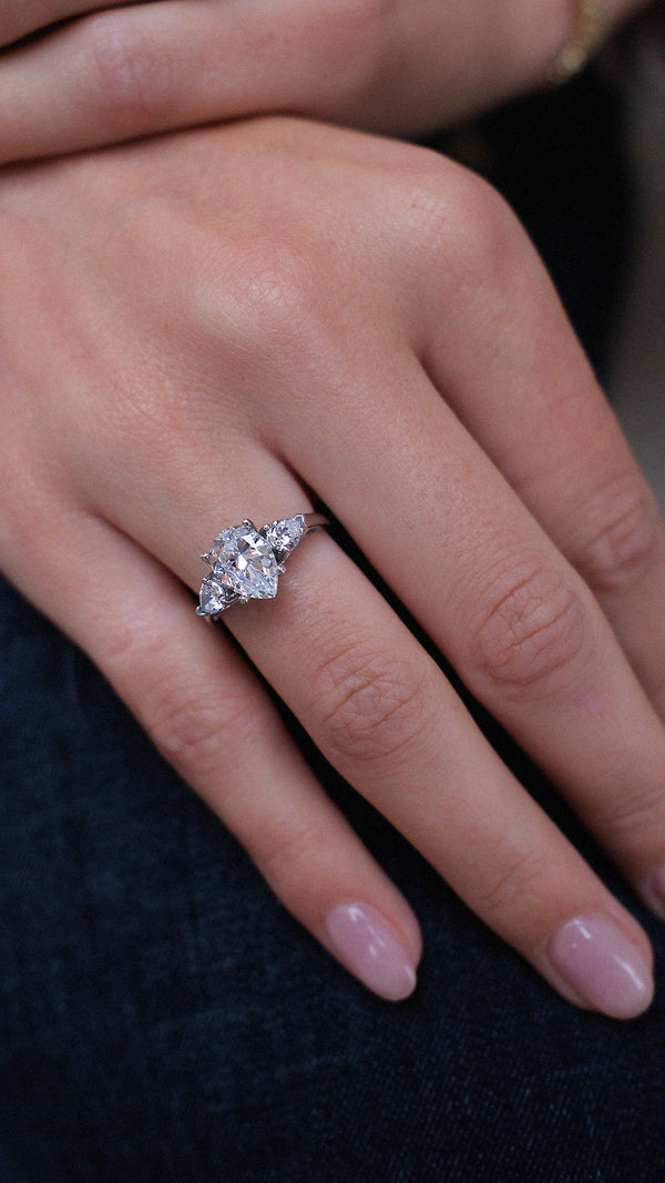 Henrietta Ring 9K White Gold