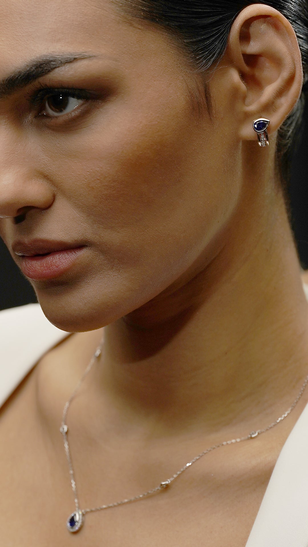Jaia Earrings Sapphire White Gold Plated