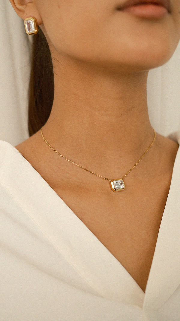 Lily Necklace Gold Vermeil