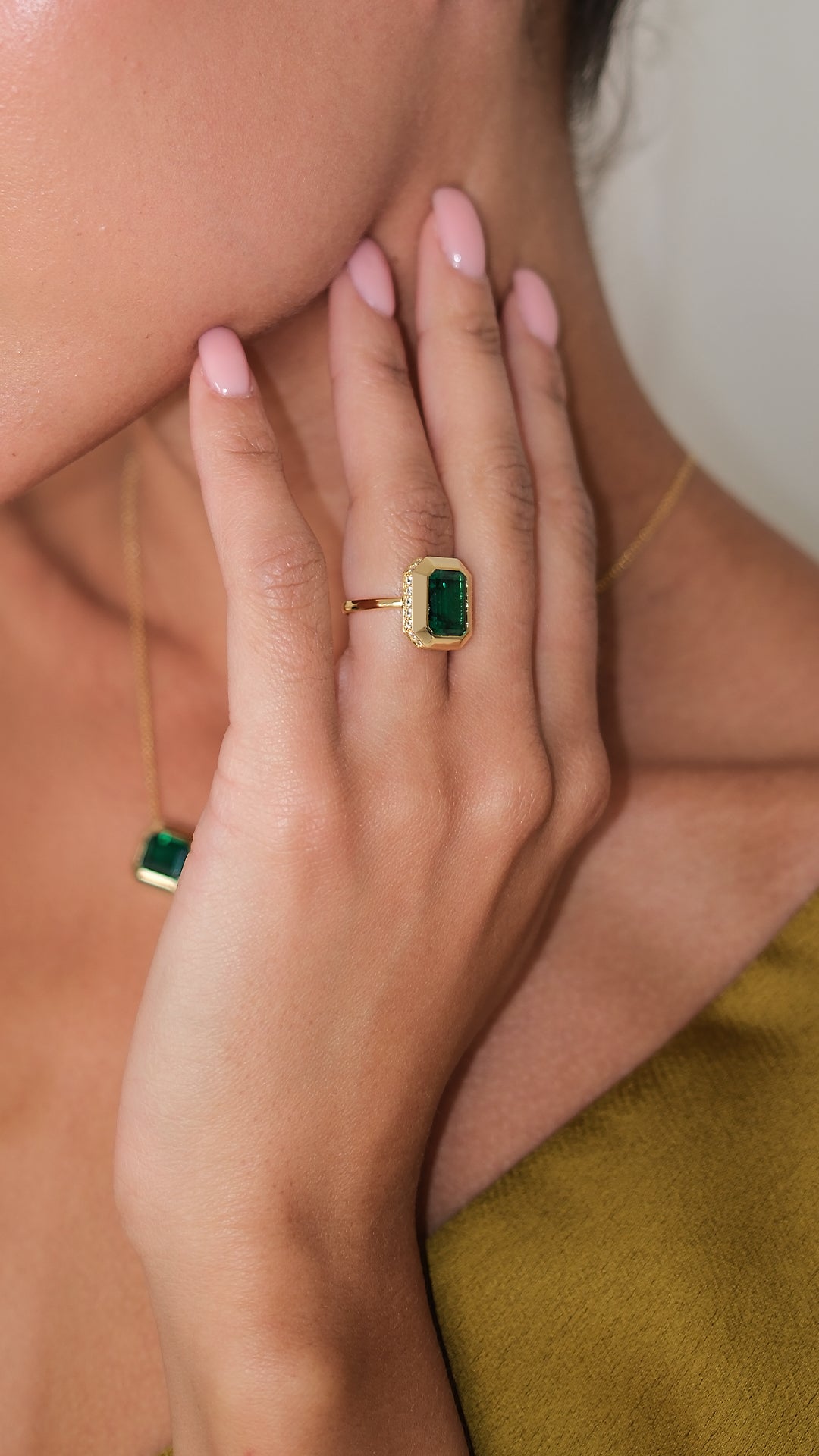 Lily Ring Emerald Green | Gold Vermeil | CARAT* London – CARAT