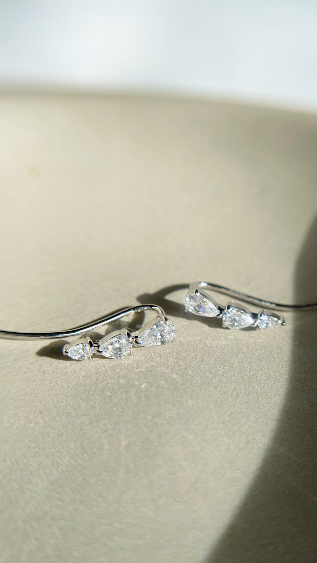 Toluda Ear Climber Silver