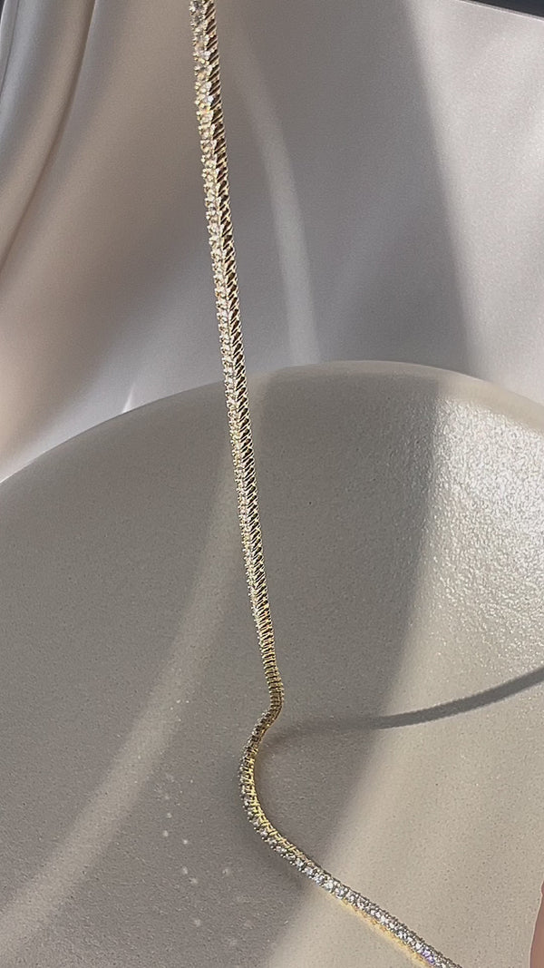 Tennis necklace with brilliant cubic zirconia