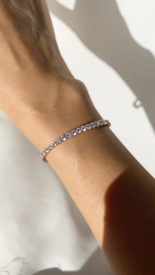 Hailey ladies tennis bracelet in 18k gold vermeil. 
