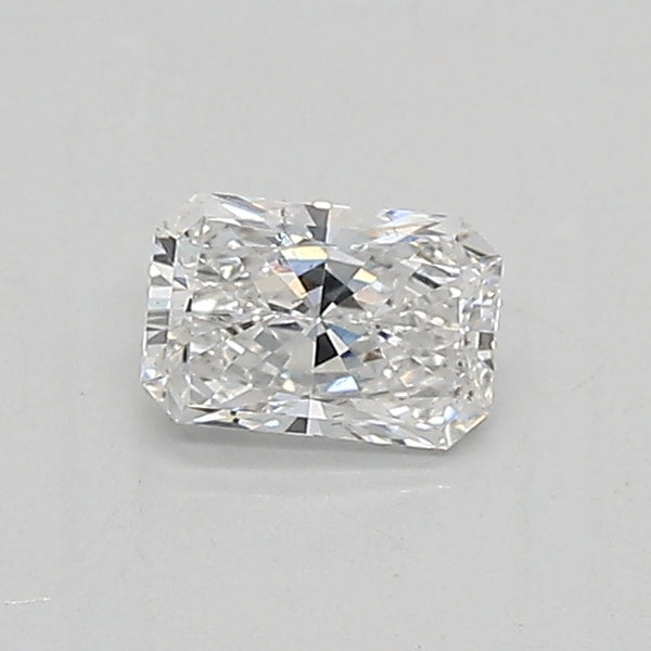 0.33 carat Radiant diamond Very Good cut D color VS2 clarity